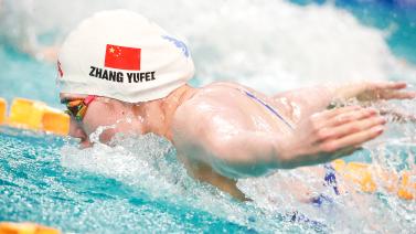 许多球迷和 许多球迷和