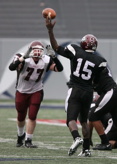 CBA快讯：新疆队弃用哈雷尔，洛夫顿禁赛风险增加，广农纳利获转正！.